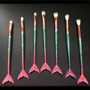 NWOT 7pcs Eyebrow/Eyeshadow Mermaid Brushes